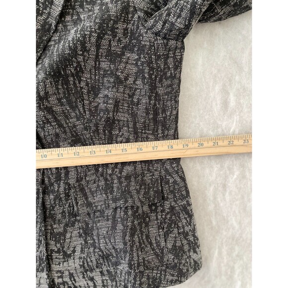 Coldwater Creek Gray Abastract Print Blazer One Button Size 12 - Picture 4 of 11